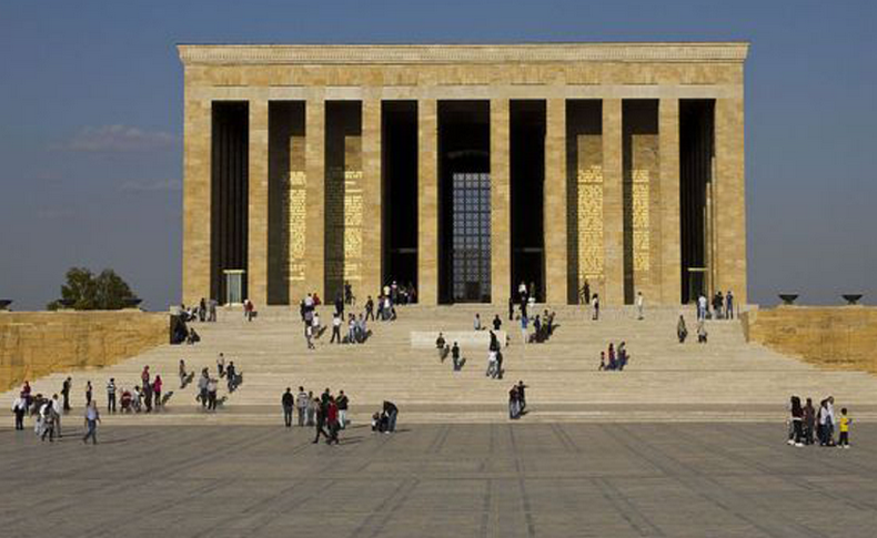 Gazeteciler Anıtkabir'e  alınmadı