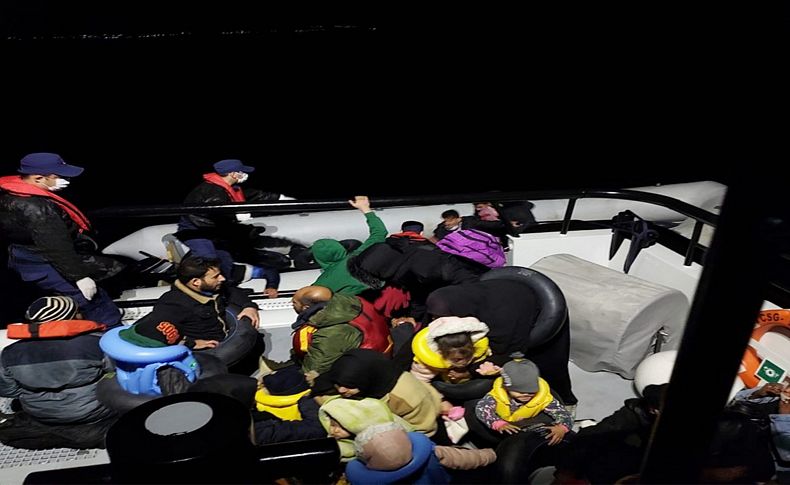 İzmir açıklarında 71 sığınmacı kurtarıldı