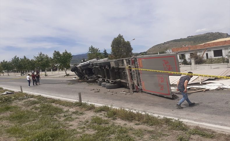 İzmir'de korkunç kaza: 2 kişi öldü 5 kişi de yaralandı