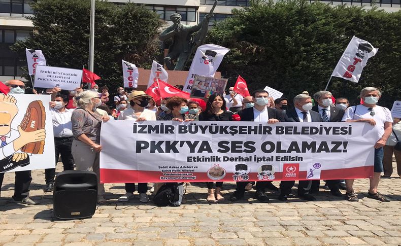 İzmir'de Slovaj Zizek protestosu