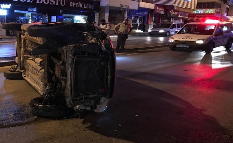 İzmir'de takla atan otomobilde bulunan bir kişi yaralandı