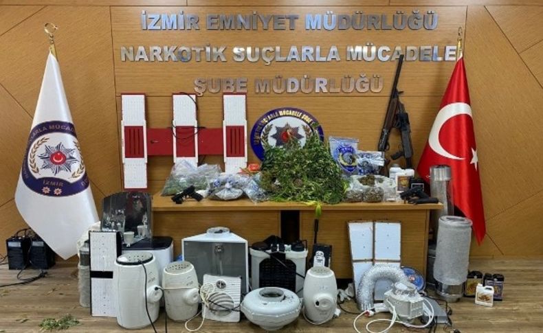 İzmir'de zehir tacirlerine ardı ardına baskınlar: 27 gözaltı