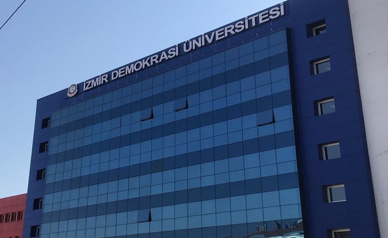 İzmir Demokrasi Üniversitesine 'engelsiz üniversite' ödülü