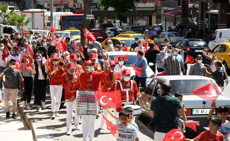 Karabağlar’da 102. yıl gururu