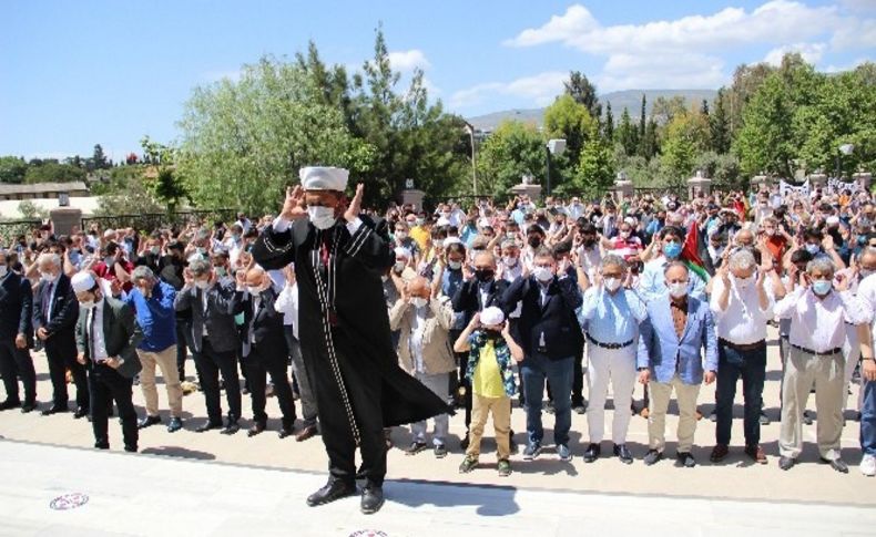 Şehit olan Filistinliler için İzmir'de gıyabi cenaze namazı