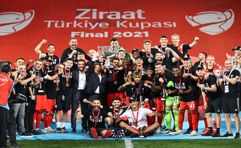 Türkiye Kupası'nı kazanan Beşiktaş, kupasına kavuştu