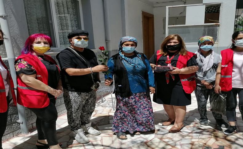 Türk Kızılay’ı Urla Şubesi’nden annelere ziyaret