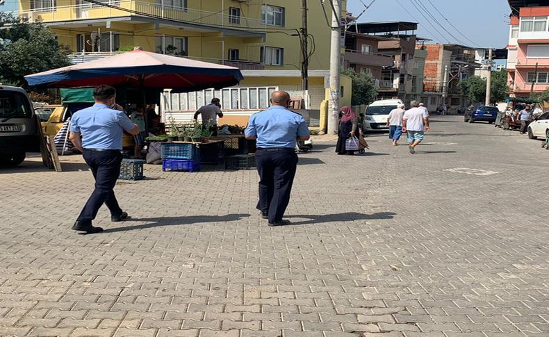 Bayraklı'da zabıtadan pazar yerleri çevresinde denetim