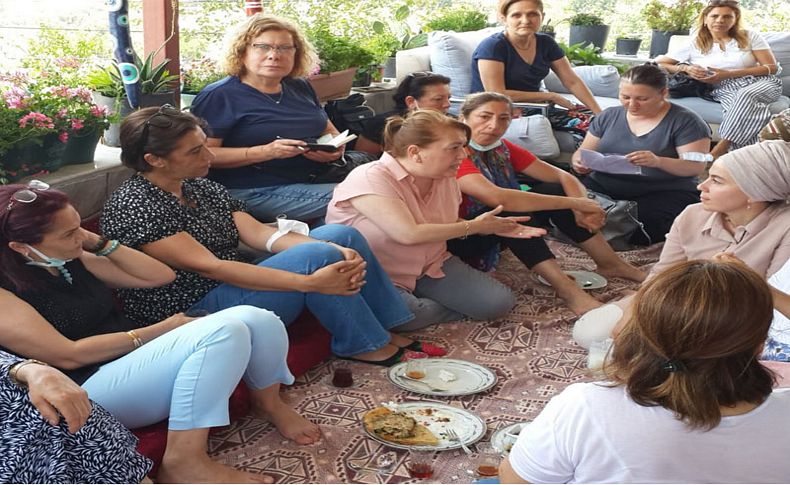 CHP’li kadınlardan Aliağa çıkarması