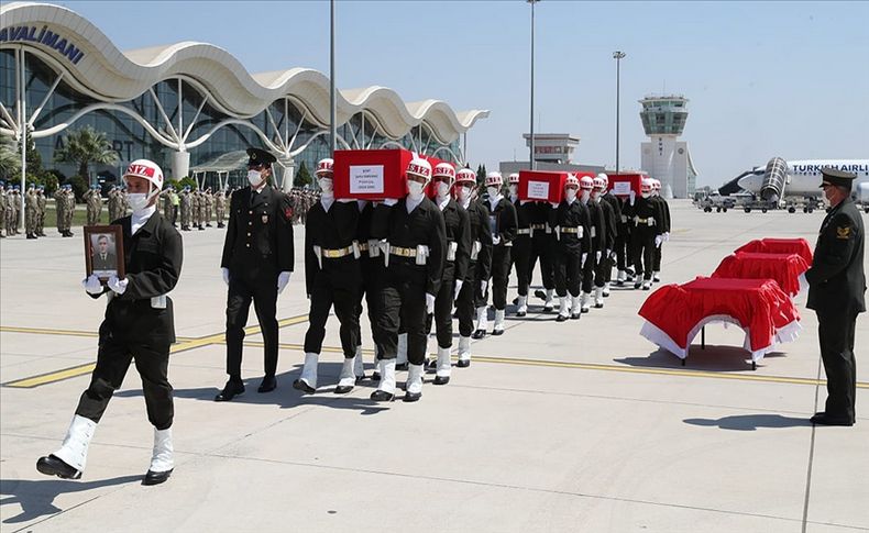 Hatay'da 3 şehit askerin cenazesi  memleketlerine uğurlandı