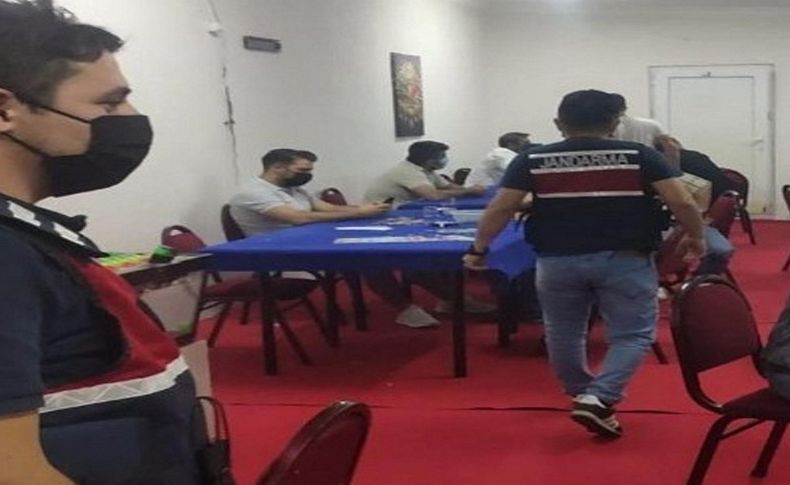 İzmir'de 111 kişi kumar oynarken suçüstü yakalandı
