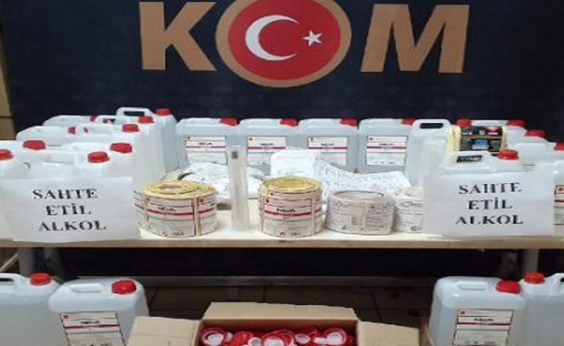 İzmir'de 3 milyon liralık kaçak ürün ele geçirildi