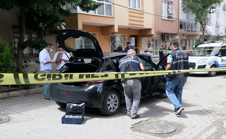 İzmir'de sır olay: 1'i kadın 2 yaralı