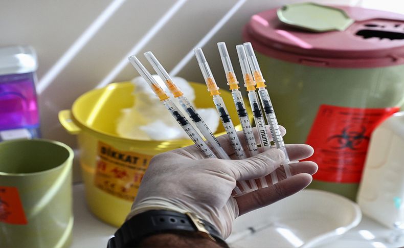 İzmir'de şu ana kadar kaç bin doz aşı yapıldı?