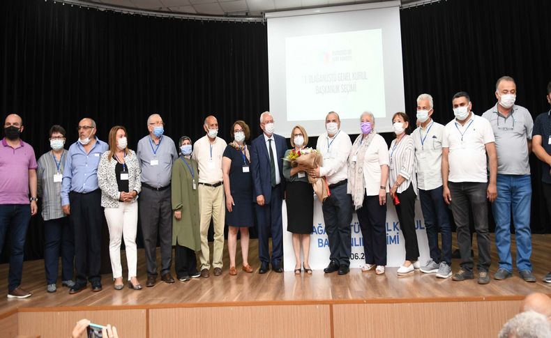 Karabağlar Kent Konseyinde yeni dönem: Başkanlığa Alev Ağrı seçildi