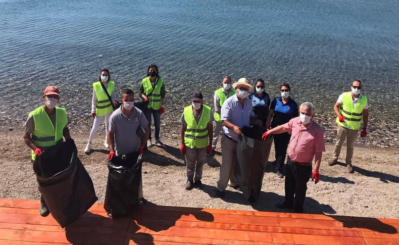 Karaburun'da temizlik hareketi başlatıldı