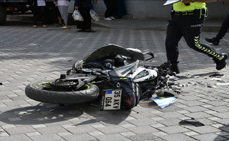 Kemalpaşa'da pikapla motosikletin çarpışması sonucu 1 kişi yaralandı