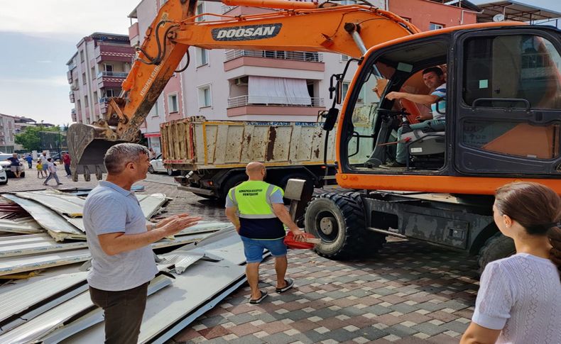 Kemalpaşa’da fırtına sonrası ekipler teyakkuzda