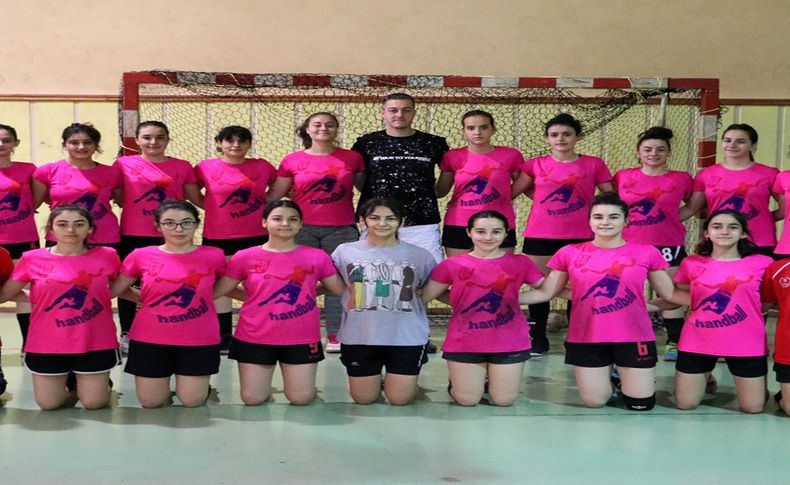 Kız çocuklarının spor yapması için kurulan hentbol takımı, 1. Lig'e çıkmak için mücadele edecekler