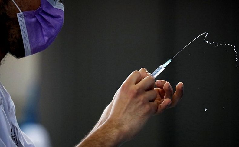 Sağlık Bakanı Koca'dan yerli aşı için 'gönüllülük' çağrısı