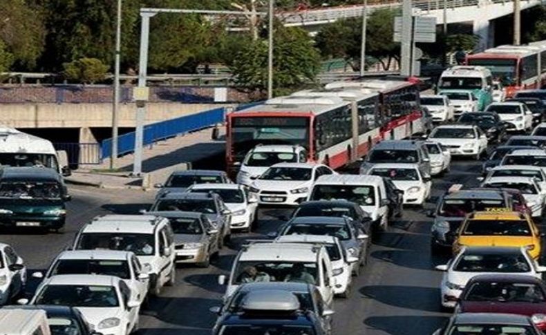 AK Parti’nin trafik eleştirilerine Büyükşehir’den kalem kalem yanıt