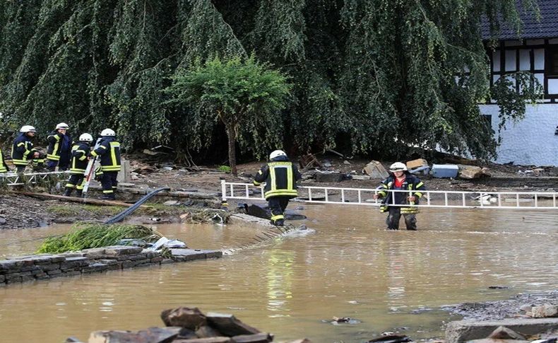 Almanya'da sel felaketi: Ölü sayısı 100'ü aştı