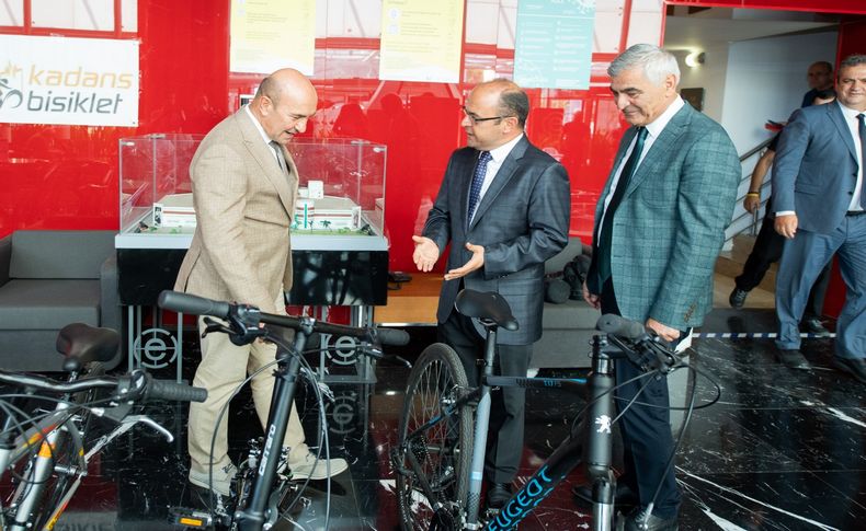 Başkan Soyer kentlerde bisiklet kullanımıyla ilgili konuştu: “Çığ gibi büyüyecek”