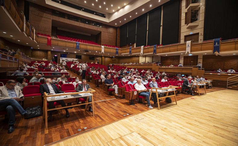 Büyükşehir’de maraton gibi meclis: Tartışmaların ardı arkası kesilmedi