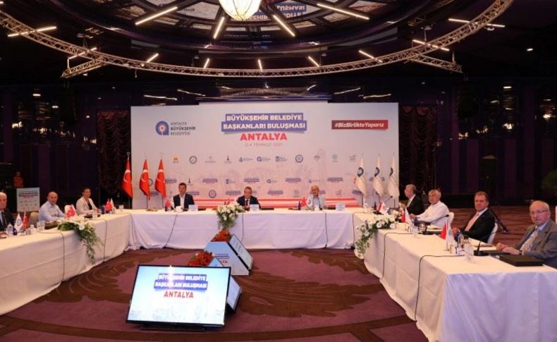 CHP'li başkanlar Antalya'da toplandı