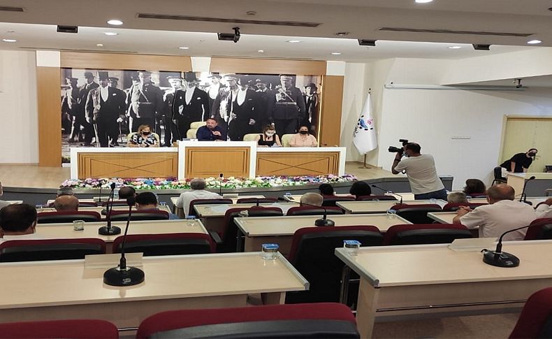 Çiğli’de olağanüstü toplantı: Tarihi karara mecliste oy birliği