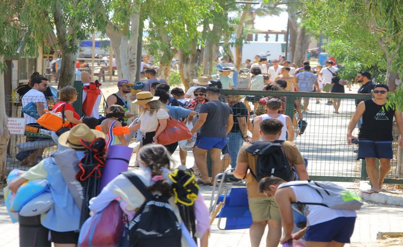 Selçuk Pamucak Sahili'nde yaz ve müzik kampı