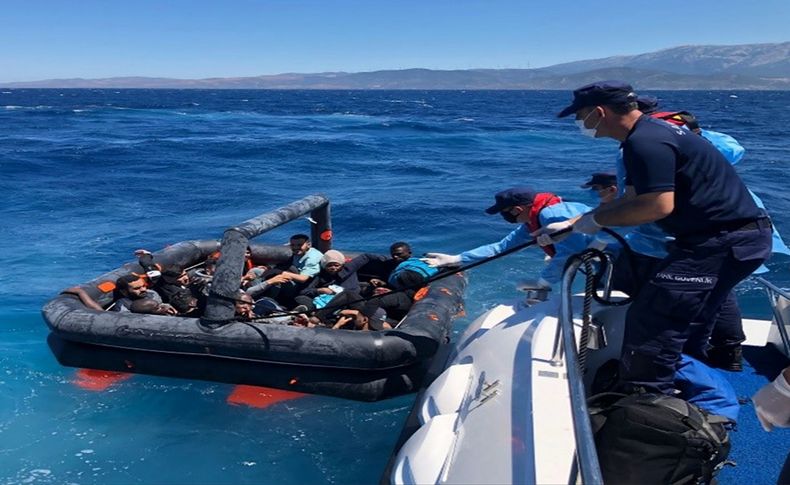 İzmir açıklarında 26 sığınmacı kurtarıldı