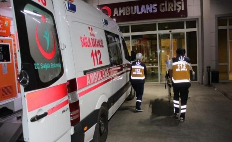 İzmir'de husumetli iki aile arasında çıkan kavgada 1'i ağır 5 kişi yaralandı