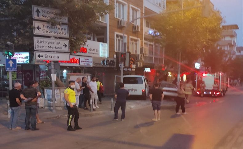 İzmir'de iki ayrı kazada: 1 kişi öldü, 12 kişi yaralandı