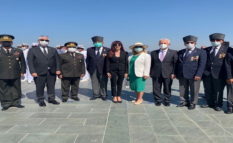 İzmir'de Kıbrıs Barış Harekatı'nın yıl dönümünde tören düzenlendi