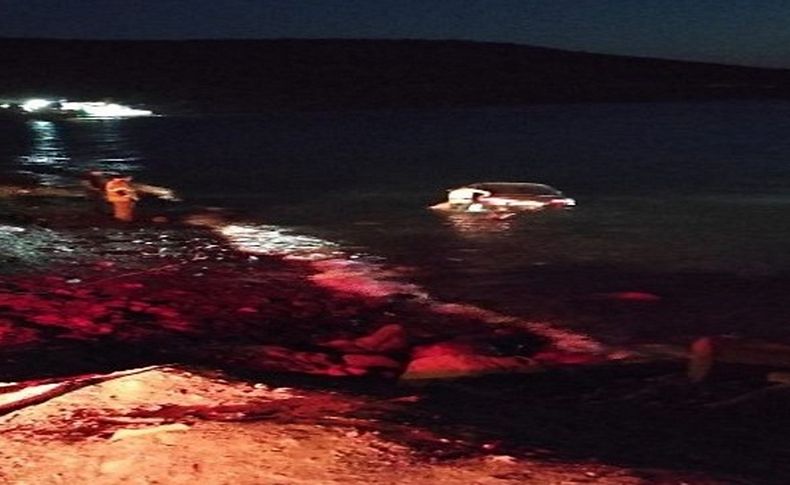 İzmir'de otomobil denize yuvarlandı: 1 yaralı