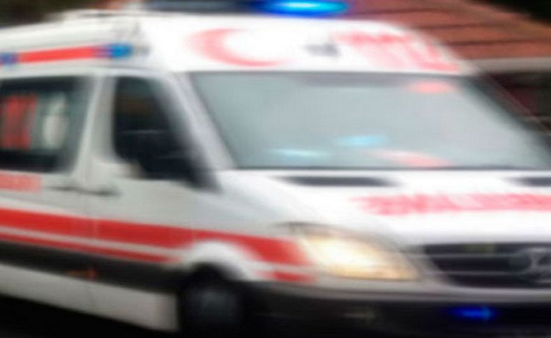 İzmir'de şarampole devrilen araçtaki 3 kişi yaralandı