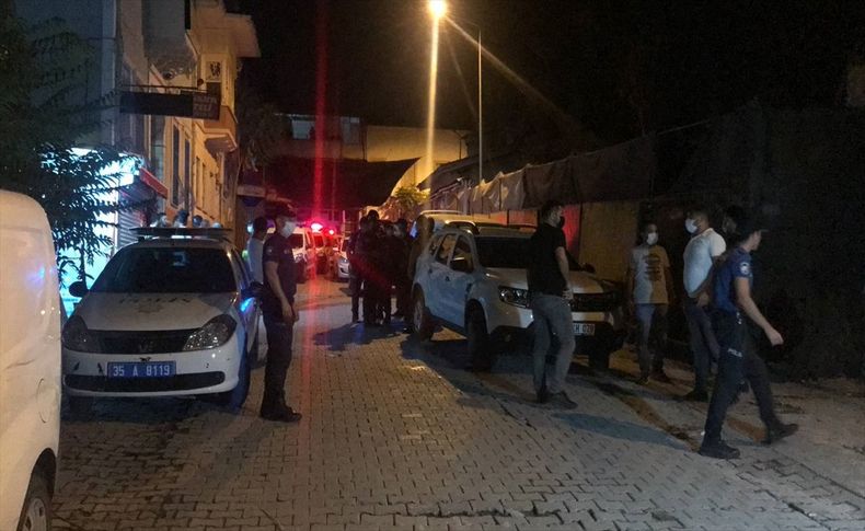 İzmir'de yabancı uyruklu iki grup arasında bıçaklı kavga: 1'i ağır 2 yaralı