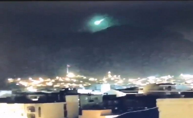 İzmir'e meteor düştü mü? Ege Üniversitesi Gözlemevi Müdürü'nden açıklama