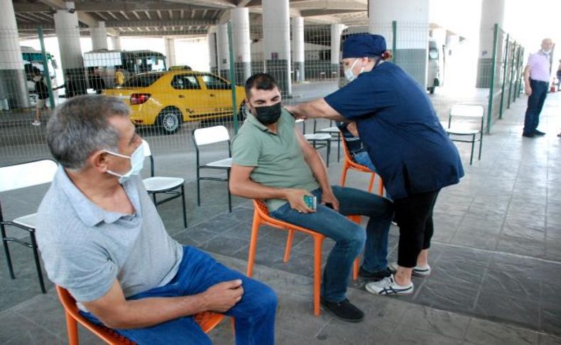İzmir otogarında aşı hareketliliği