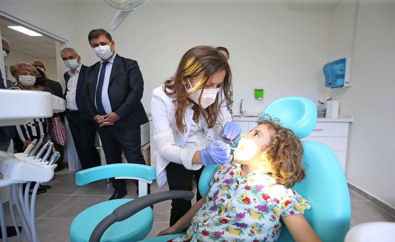 Karşıyakalı çocuklara ücretsiz diş sağlığı taraması