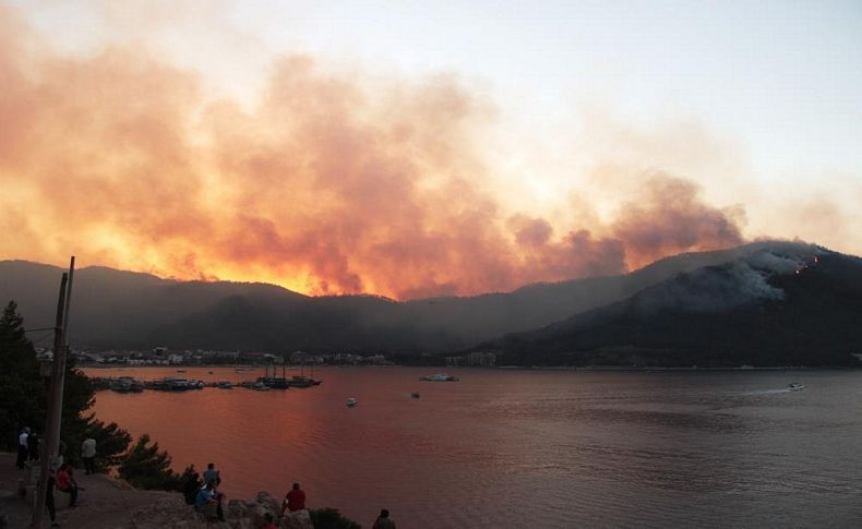 Marmaris’te alevler yüzlerce hektara yayıldı