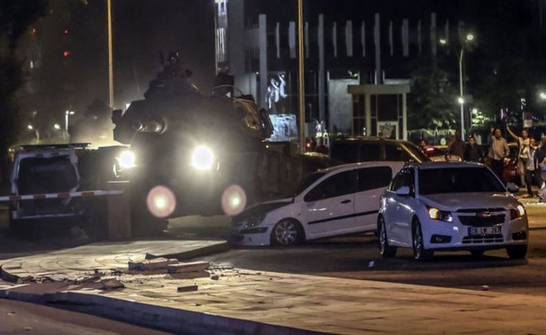 FETÖ'nün hezimet yaşadığı darbe girişimi gecesinin 'kırılma anları'