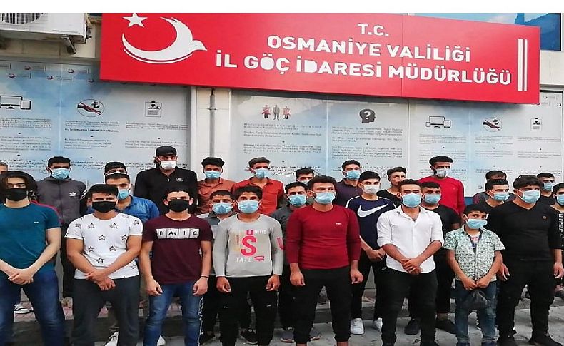 14 kişilik minibüsten 28 kaçak göçmen çıktı