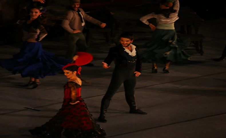 4'üncü Uluslararası Efes Opera ve Bale Festivali 'Carmen' ile başladı