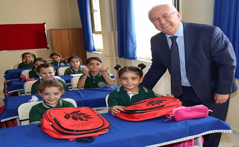 Karabağlar'da 7 yıldır eğitime tam destek