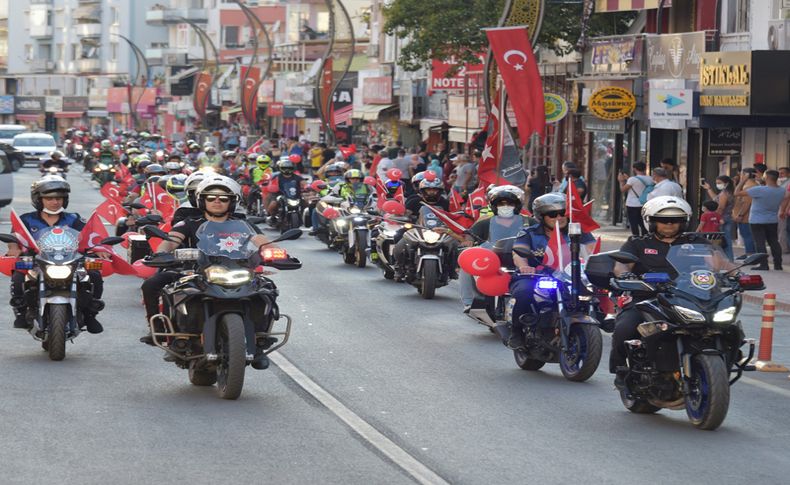 Aliağa’da coşkulu Zafer Bayramı kutlaması