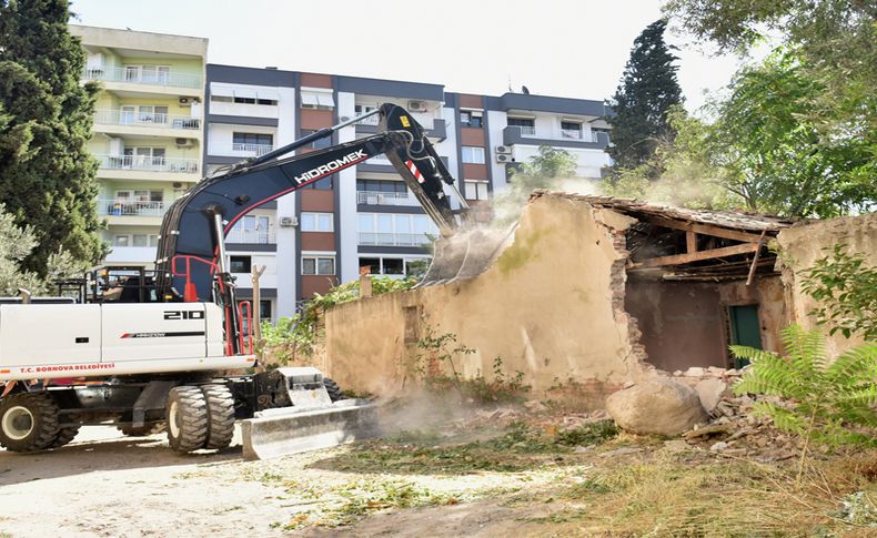 Bornova riskli yapılara geçit yok