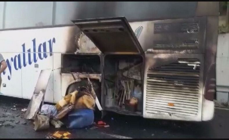 İzmir’de yolcu otobüsü alev aldı, faciadan dönüldü