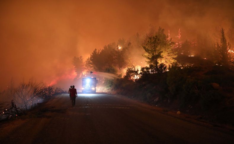 Orman yangınlarında son durum: 9 noktada müdahaleler sürüyor